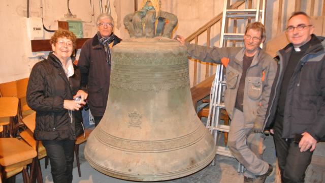  Le campaniste Lussault au chevet d’Henriette, la cloche de Saint-Pierre aux Sables-d'Olonne 
